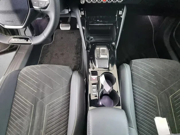 PEUGEOT 2008 GT 1.2 Pure Tech