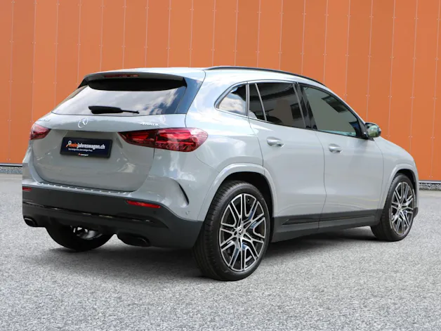 MERCEDES-BENZ GLA 250 4Matic 8G-DCT AMG-Line Edition Pack