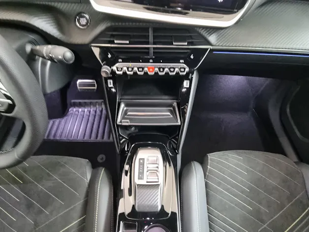 PEUGEOT 2008 54kWh e-GT
