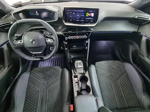 PEUGEOT 2008 54kWh e-GT