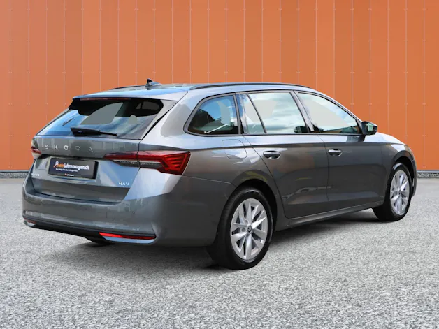 SKODA Octavia Combi 2.0 TSI DSG Selection 4x4