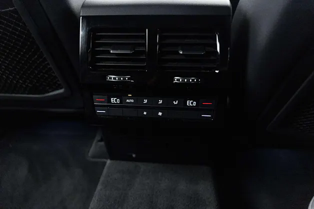 VW Touareg 3.0 TDI R Line Innovision 286PS