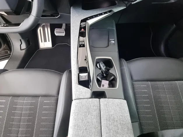 PEUGEOT 3008 145 1.2 Hybrid GT Automat