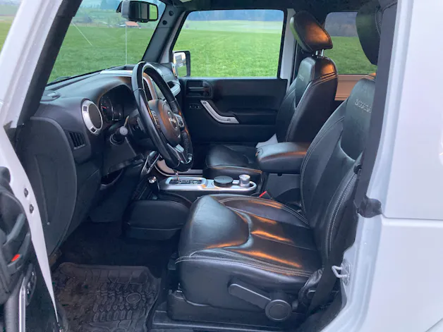 JEEP Wrangler 2.8 CRD Sahara Automatic hardtop mit Anhängerkupplung 2`800 KG