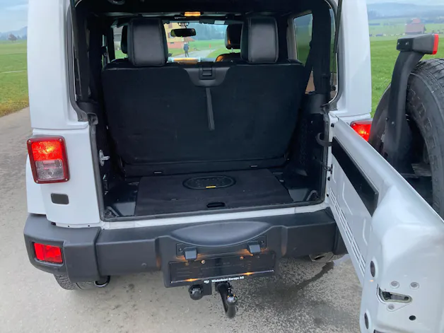 JEEP Wrangler 2.8 CRD Sahara Automatic hardtop mit Anhängerkupplung 2`800 KG