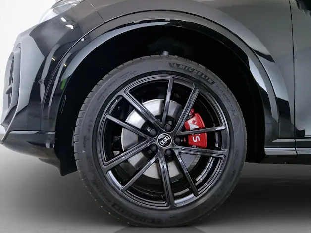 AUDI SQ5 TFSI quattro S-tronic
