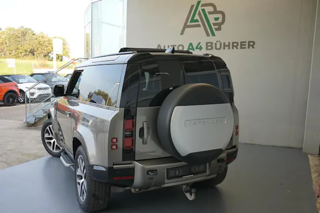 Land Rover Defender 90 I6 250 X-D SE 250PS 4x4