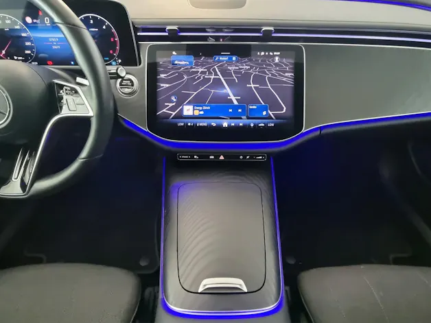MERCEDES-BENZ E 220d SW Avantgarde Sport getönte Scheiben