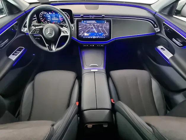 MERCEDES-BENZ E 220d SW Avantgarde Sport getönte Scheiben