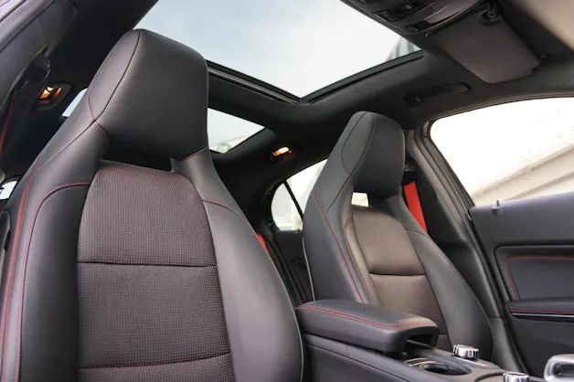 MERCEDES-BENZ GLA 45 AMG 4Matic 381PS