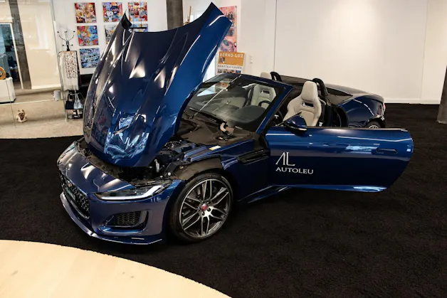 Jaguar F-Type Convrtible 5.0 V8 R-Dynamic AWD Automatik Werksgarantie & Gratis-Service | Perf. Sitze | Pixel LED-Scheinwerfer |