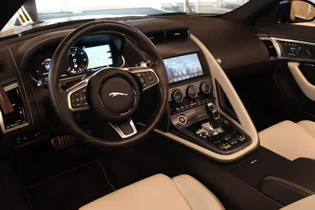 Jaguar F-Type Convrtible 5.0 V8 R-Dynamic AWD Automatik Werksgarantie & Gratis-Service | Perf. Sitze | Pixel LED-Scheinwerfer |