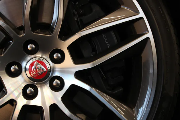 Jaguar F-Type Convrtible 5.0 V8 R-Dynamic AWD Automatik Werksgarantie & Gratis-Service | Perf. Sitze | Pixel LED-Scheinwerfer |