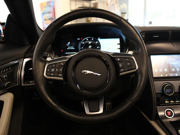 Jaguar F-Type Convrtible 5.0 V8 R-Dynamic AWD Automatik Werksgarantie & Gratis-Service | Perf. Sitze | Pixel LED-Scheinwerfer |