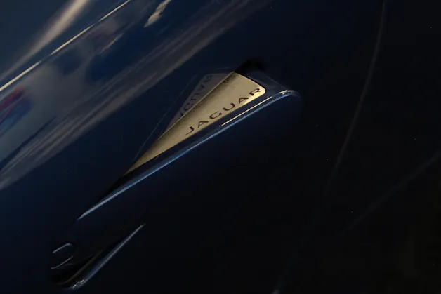 Jaguar F-Type Convrtible 5.0 V8 R-Dynamic AWD Automatik Werksgarantie & Gratis-Service | Perf. Sitze | Pixel LED-Scheinwerfer |