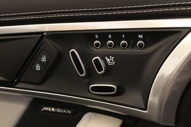 Jaguar F-Type Convrtible 5.0 V8 R-Dynamic AWD Automatik Werksgarantie & Gratis-Service | Perf. Sitze | Pixel LED-Scheinwerfer |
