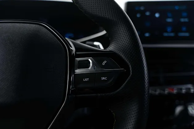 PEUGEOT 2008 1.2 145 MHEV GT Automat