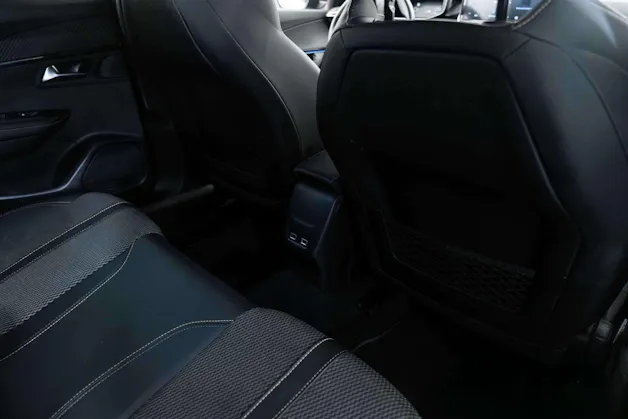 PEUGEOT 2008 1.2 145 MHEV GT Automat