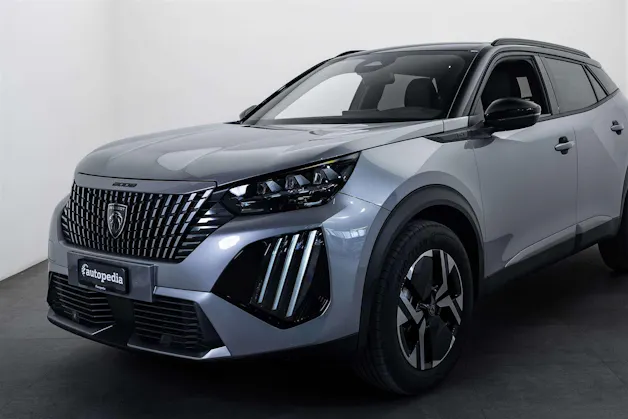 PEUGEOT 2008 1.2 145 MHEV GT Automat
