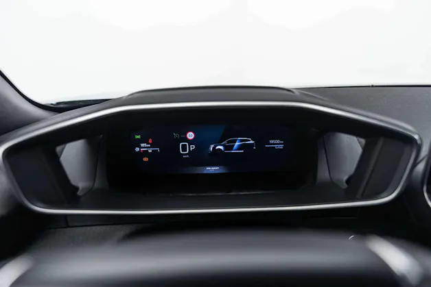 PEUGEOT 2008 1.2 145 MHEV GT Automat