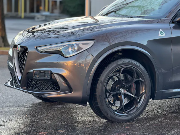 ALFA ROMEO Stelvio 2.9 V6 Quadrifoglio Q4 Automatic GREY 399.-- pro Monat