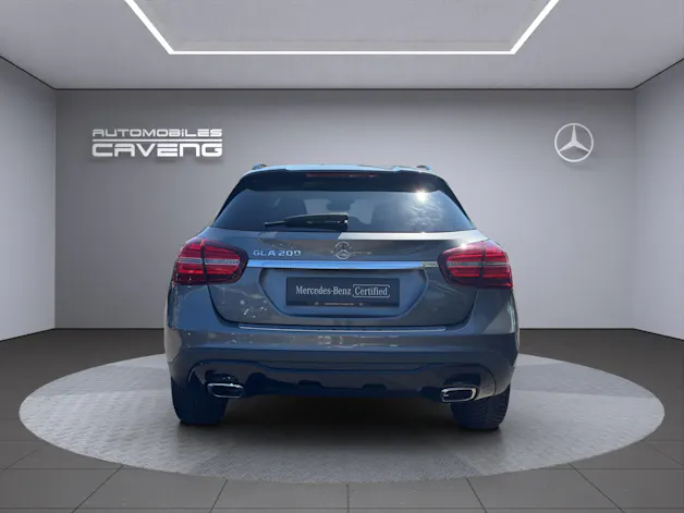 MERCEDES-BENZ GLA 200 Night Star 7G-DCT