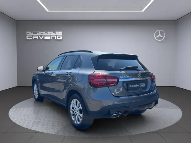 MERCEDES-BENZ GLA 200 Night Star 7G-DCT