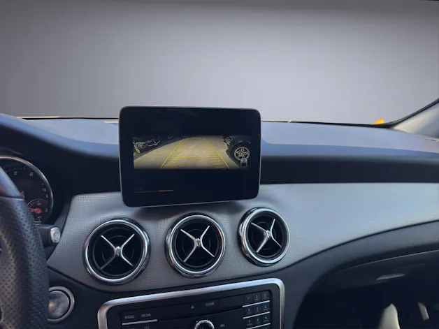 MERCEDES-BENZ GLA 200 Night Star 7G-DCT