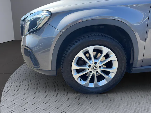MERCEDES-BENZ GLA 200 Night Star 7G-DCT