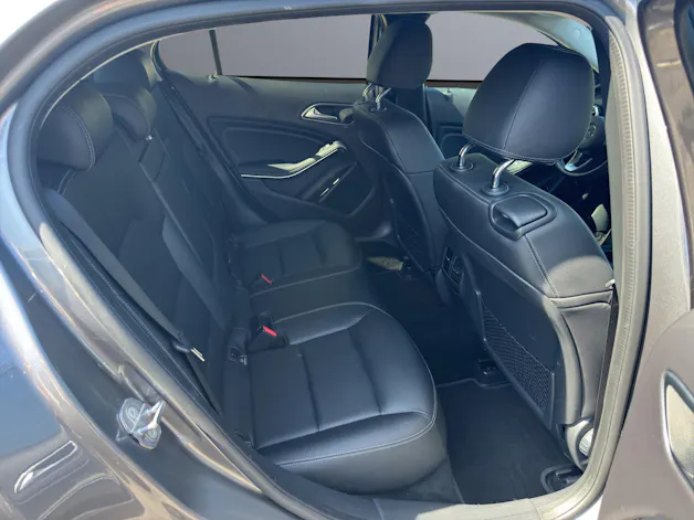 MERCEDES-BENZ GLA 200 Night Star 7G-DCT