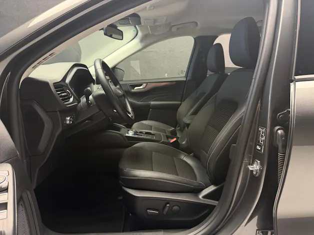 FORD Kuga 2.5 FHEV Titanium X 4WD • B&O, ACC, KAMERA