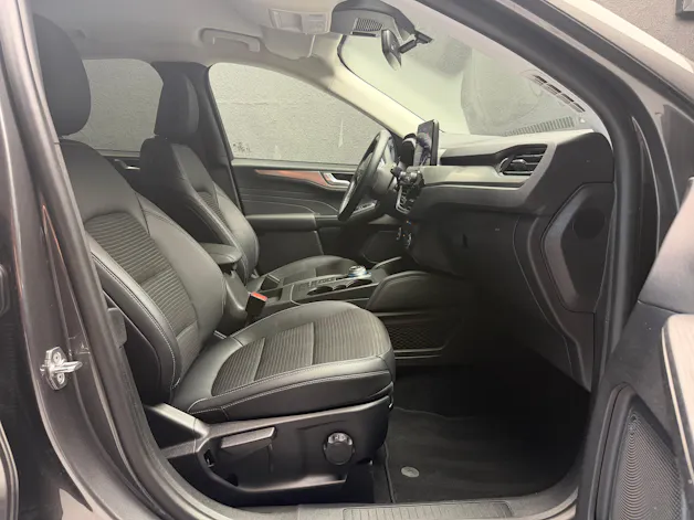 FORD Kuga 2.5 FHEV Titanium X 4WD • B&O, ACC, KAMERA