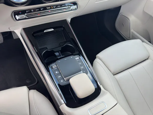 MERCEDES-BENZ EQA 350 4Matic Swiss Star