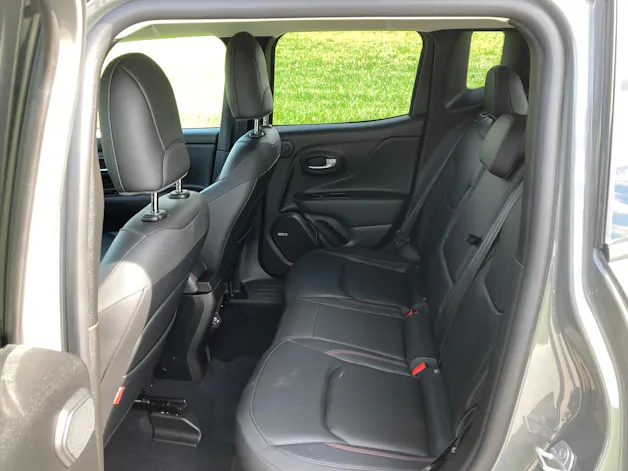 JEEP Renegade 1.3 T PHEV Trailhawk AWD mit Geländeuntersetzung