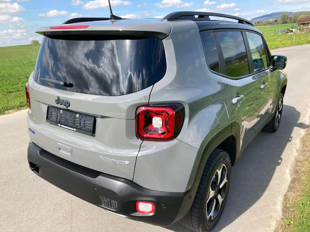 JEEP Renegade 1.3 T PHEV Trailhawk AWD mit Geländeuntersetzung