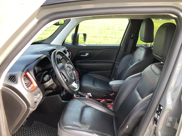 JEEP Renegade 1.3 T PHEV Trailhawk AWD mit Geländeuntersetzung