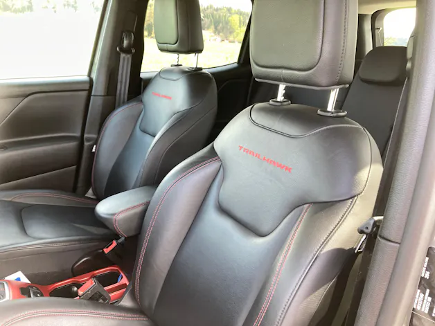 JEEP Renegade 1.3 T PHEV Trailhawk AWD mit Geländeuntersetzung