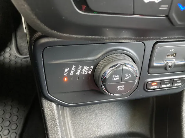 JEEP Renegade 1.3 T PHEV Trailhawk AWD mit Geländeuntersetzung