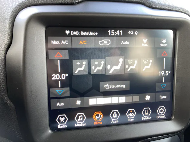 JEEP Renegade 1.3 T PHEV Trailhawk AWD mit Geländeuntersetzung