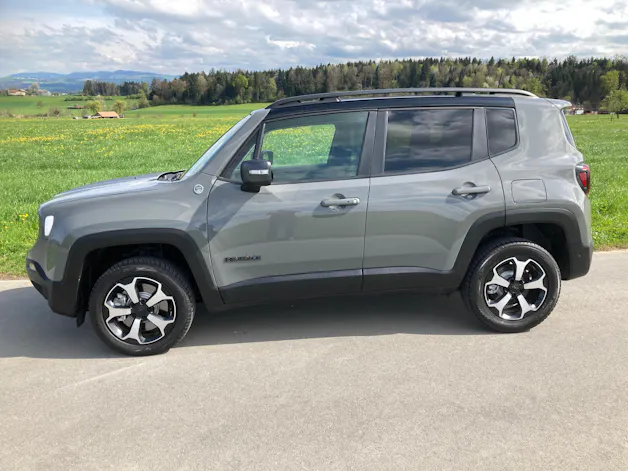 JEEP Renegade 1.3 T PHEV Trailhawk AWD mit Geländeuntersetzung