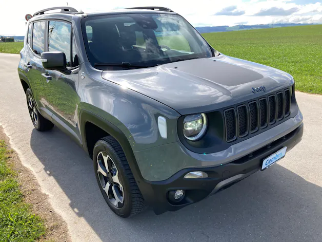 JEEP Renegade 1.3 T PHEV Trailhawk AWD mit Geländeuntersetzung