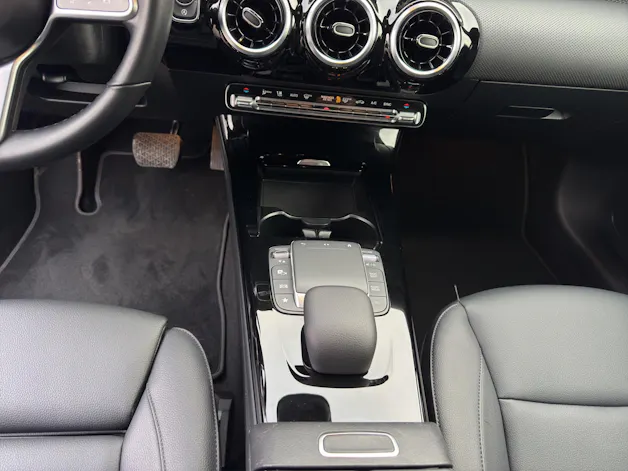 MERCEDES-BENZ A 180 Progressive 7G-DCT