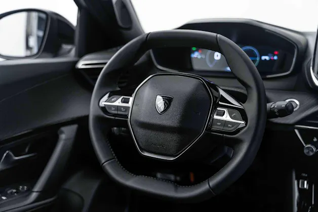 PEUGEOT PEUGEOT 2008 1.2 145 MHEV Allure Automat