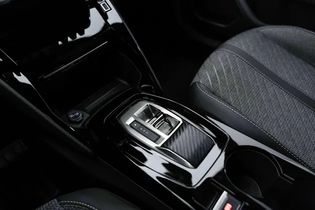 PEUGEOT PEUGEOT 2008 1.2 145 MHEV Allure Automat