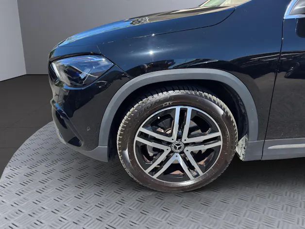MERCEDES-BENZ GLA 250 4Matic 8G-DCT Swiss Star