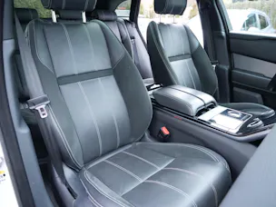Land Rover Range Rover Velar R-Dynamic D 180 SE Automatic