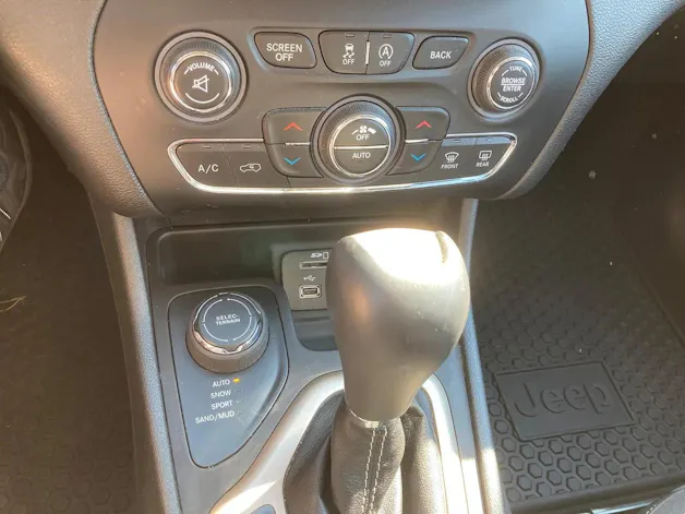 JEEP Cherokee 2.2TD Night Eagle AWD 9ATX AD