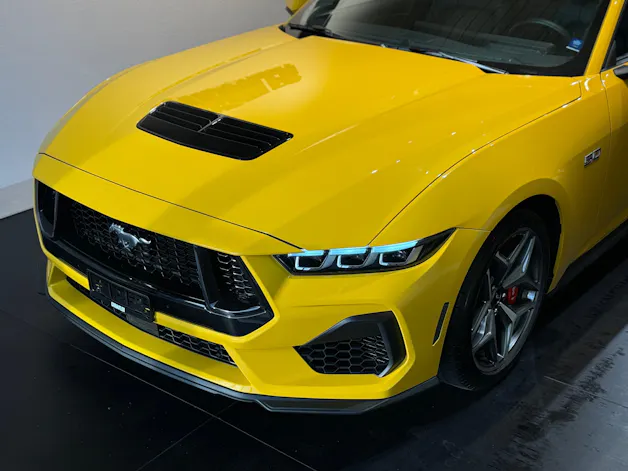 FORD Mustang Fastback 5.0 V8 GT Automat 🚀 YELLOW - 699.- pro Monat ohne Anzahlung! - GRATIS SERVICE