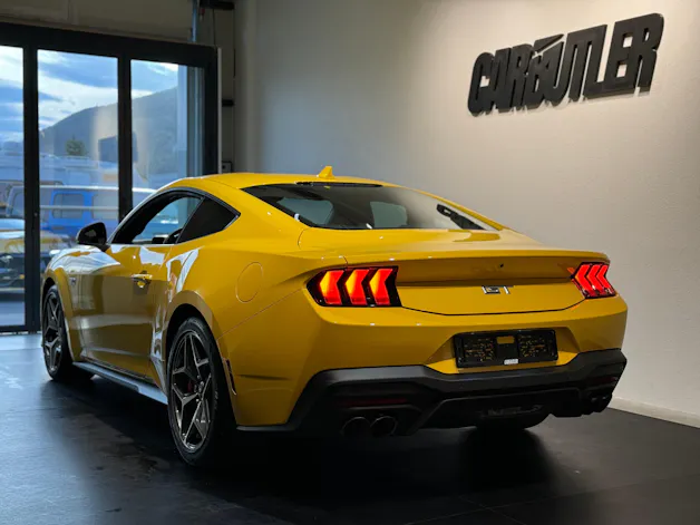 FORD Mustang Fastback 5.0 V8 GT Automat 🚀 YELLOW - 699.- pro Monat ohne Anzahlung! - GRATIS SERVICE