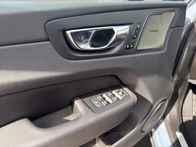 VOLVO XC60 2.0 B6 MH Inscription AWD